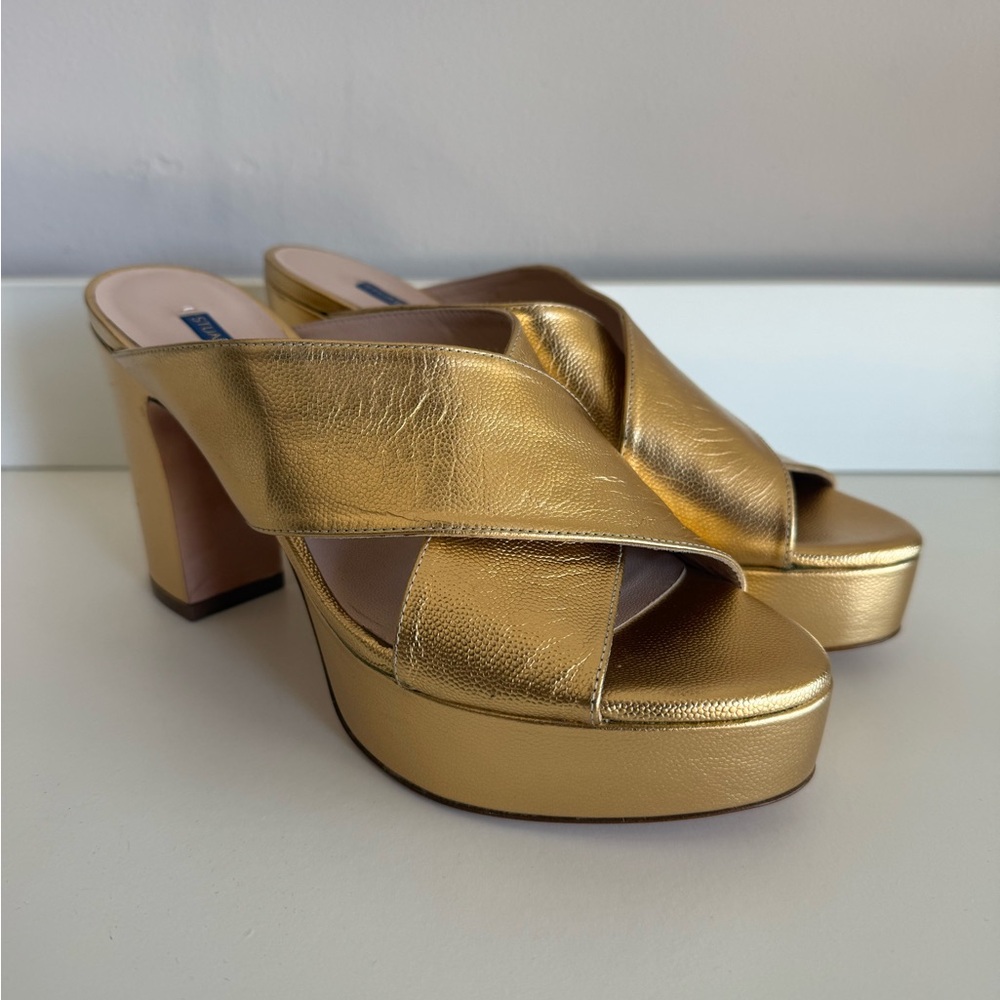 Gold Platform Heels gorgeous and perfect for upcoming holidays size 9